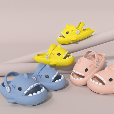 Fluffy Feet® Kids Sharkslides mit Riemen